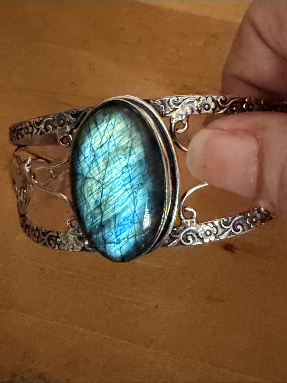 Beautiful Blue/Green Labradorite Oval Silver Cuff Bracelet - 925 Plated/Stamped